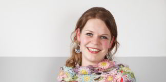 Bloemen om je schouders bloemen om je schouders