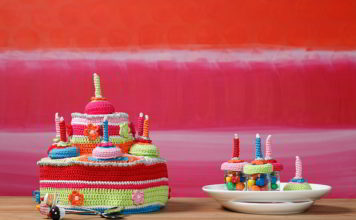 Feesttaart met traktaties taart