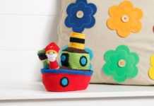 Gehaakte stoomboot van Sinterklaas gehaakte stoomboot