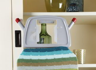 Fris gestreept strijkplankhoes