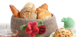 Gevilte mand met bloemen