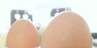 Eierdopjes voor Pasen