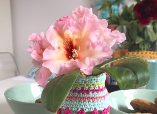 Een vrolijk tulpenvaasje