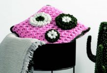 Bloemenkussen, knuffeldekentje en mokwarmers Aan de Haak 19 bloemenkussen