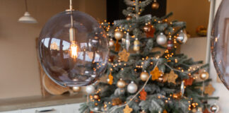 A Starry Christmas Table and Tree!