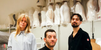 Expositie Continue This Tread Karim Adduchi, Tess van Zalinge en Roberto Luis Martins in het depot van het Amsterdam Museum, december 2022 (foto: Amsterdam Museum, Jaimy Gail)